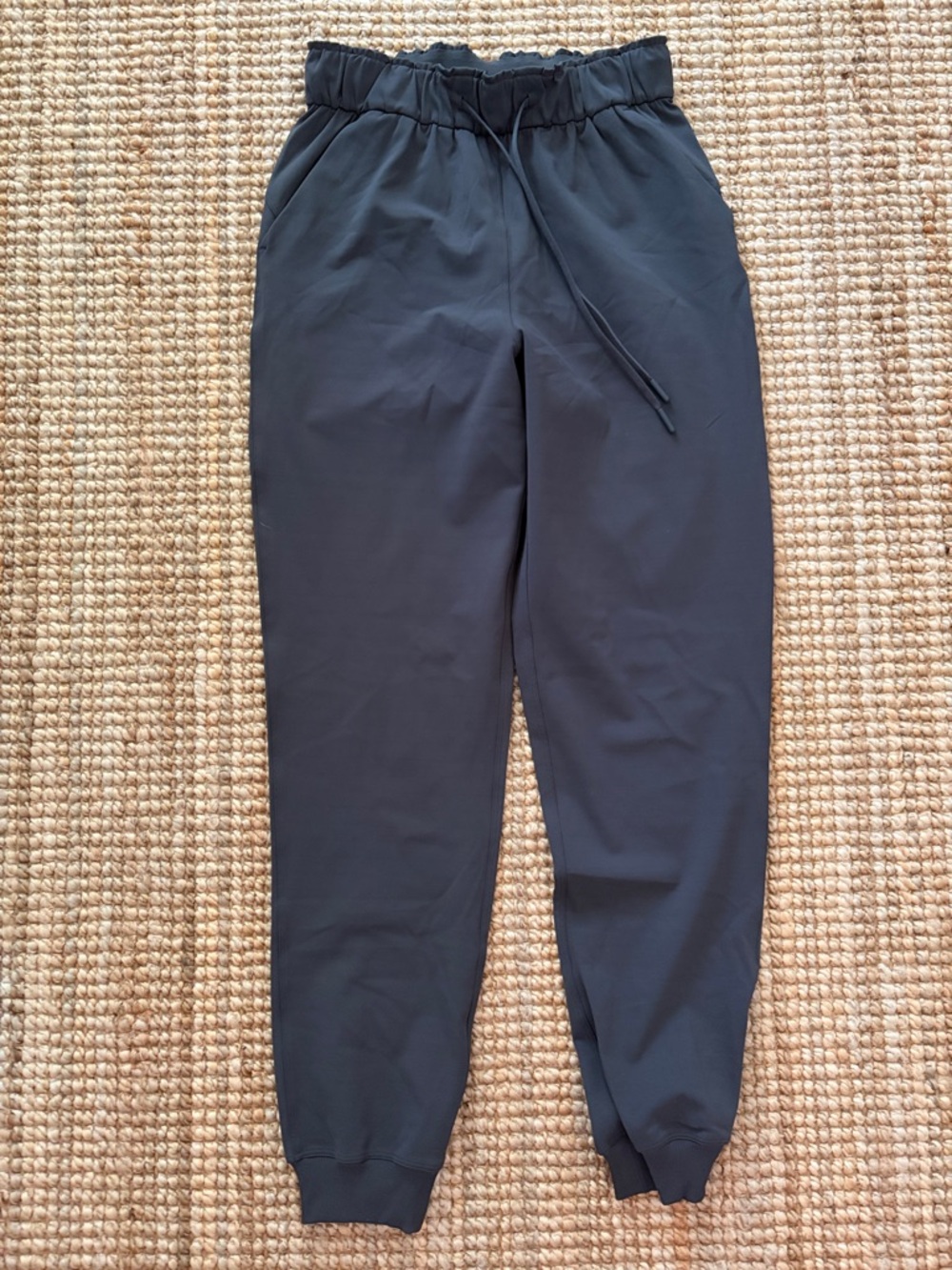 Women’s Lululemon Stretch High-Rise Jogger size 4